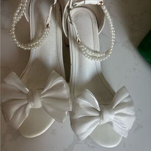 Elegant White Bow Sandals with Pearl Ankle Straps